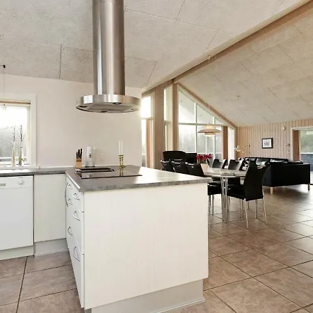 8 Person Holiday In Bl Vand *